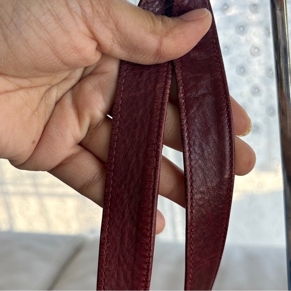 VINTAGE Embossed Floral Pattern Burgundy Leather Shoulder Crossbody Bag - Picture 15 of 16